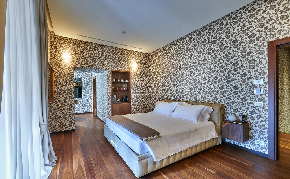 Villa Lario Resort Mandello Mandello del Lario Buitenkant foto